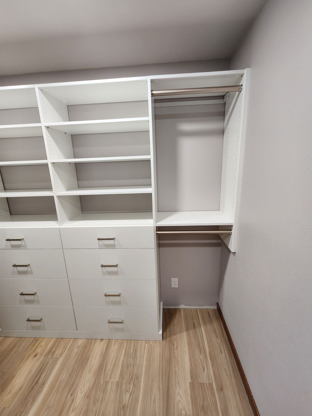 Up Closets project photo 9