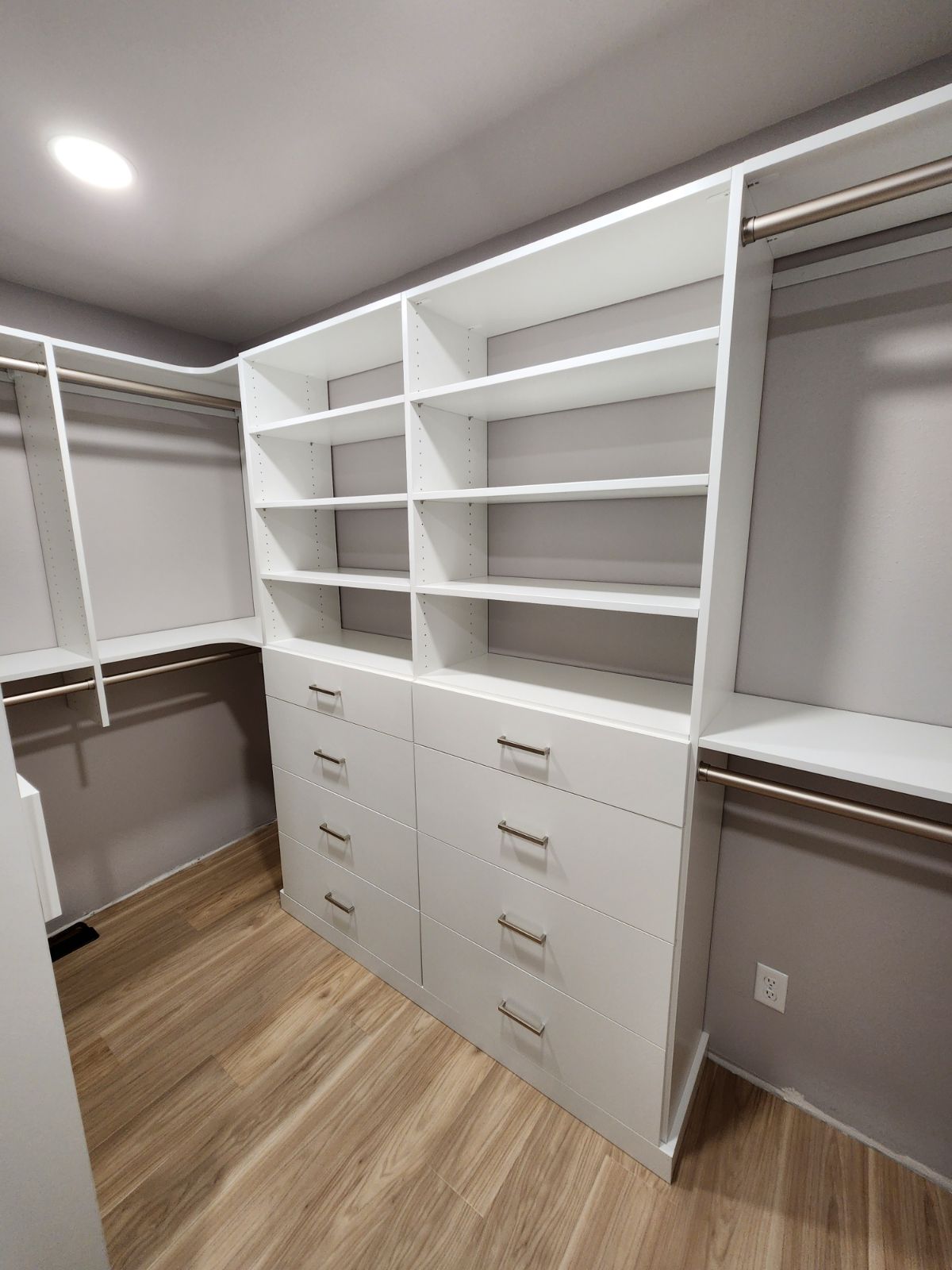 Up Closets project photo 10