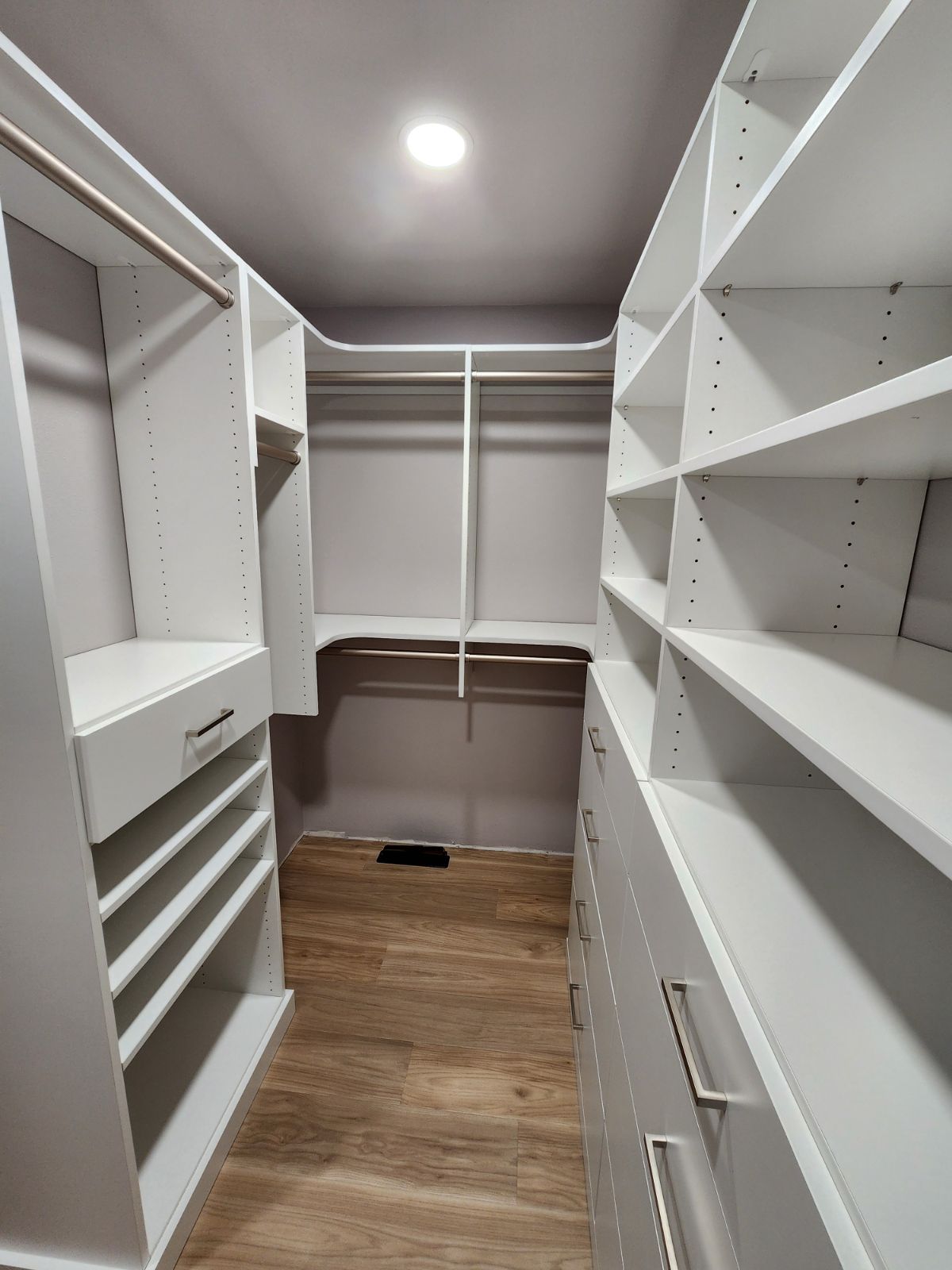 Up Closets project photo 11