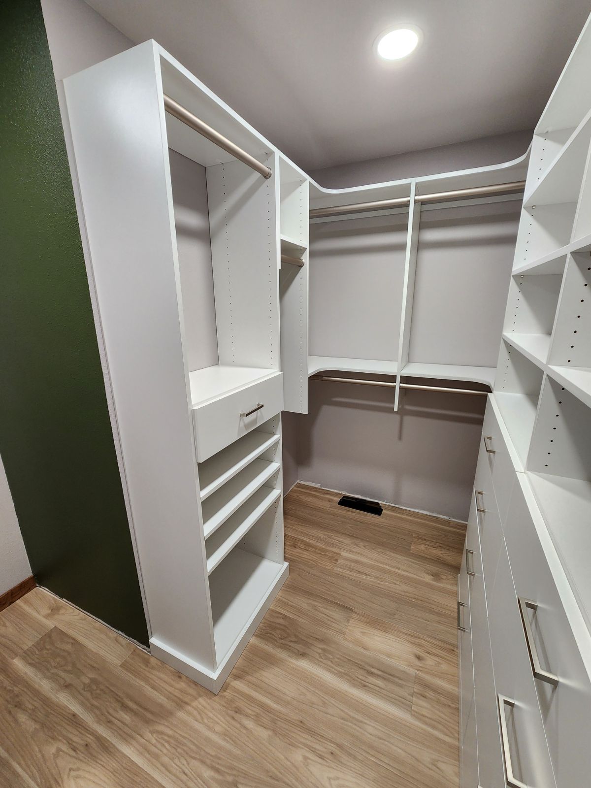 Up Closets project photo 12